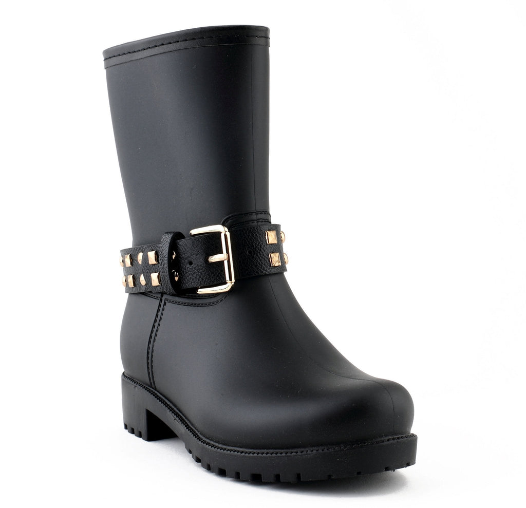 Short matte sales black rain boots